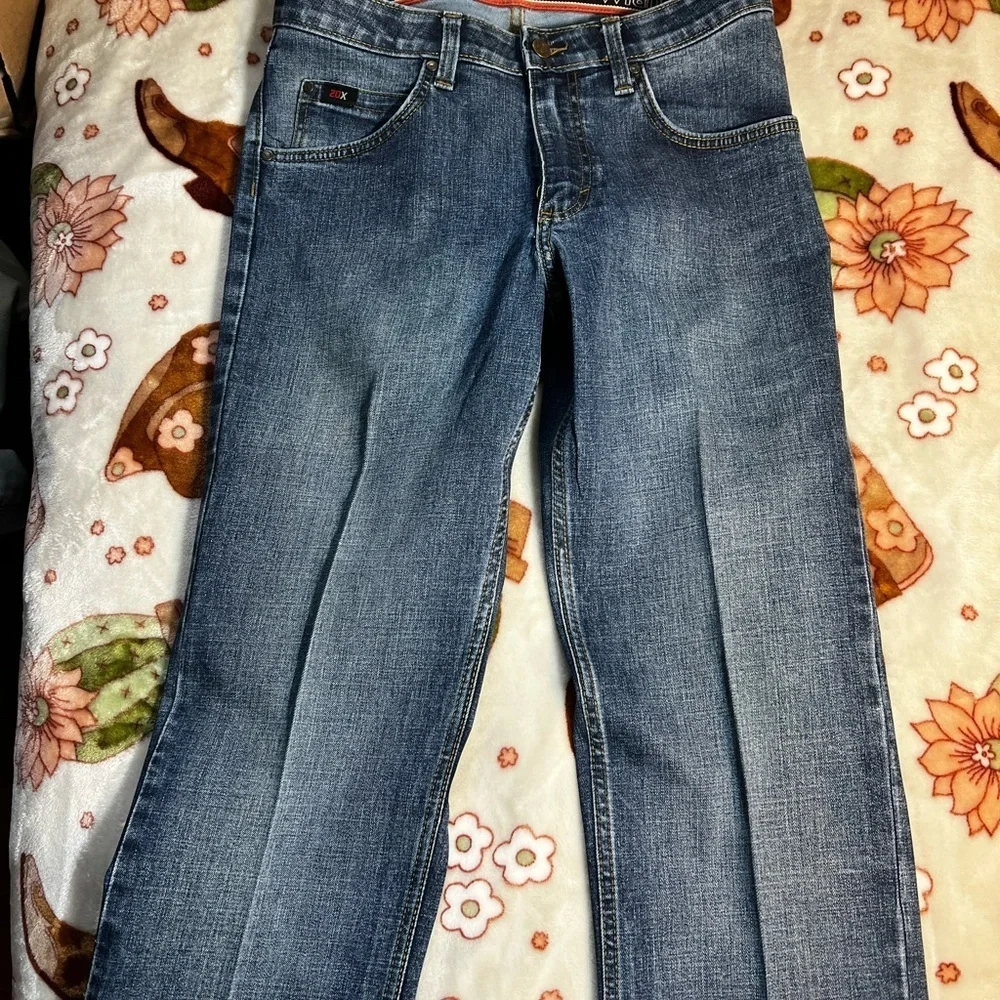 Wrangler Blue Straight Jeans with Classic Design